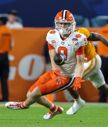 Clemson Tigers tight end JAKE BRININGSTOOL (9) misses a reception during the 2022 NCAA Capital One Orange  Bowl game between the Tennessee Volunteers  and the Clemson Tigers at Hard Rock Stadium  in Miami Gardens, FL on December 30, 2022.