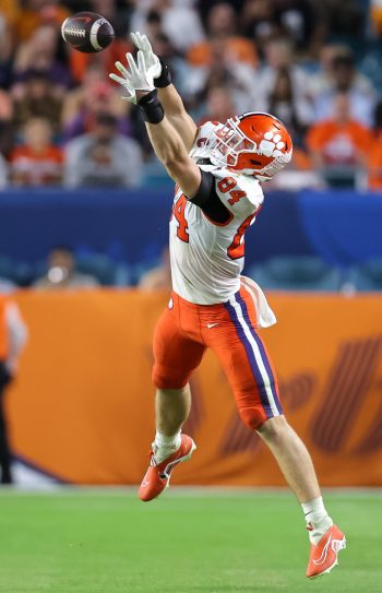 Clemson Tigers tight end DAVIS ALLEN (84) leaps and misses a catch during the 2022 NCAA Capital One Orange  Bowl game between the Tennessee Volunteers  and the Clemson Tigers at Hard Rock Stadium  in Miami Gardens, FL on December 30, 2022.
