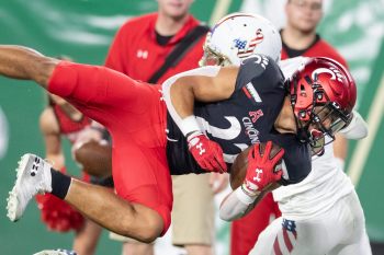 Tampa, FL - November 12: Cincinnati Bearcats running back Ryan Montgomery (22) dives for a touchdown during a college football game between South Florida Bulls and Cincinnati Bearcats played on November 12, 2021 at Raymond James Stadium in Tampa, FL. (Photo credit: Cory Knowlton/Sportscene Media)