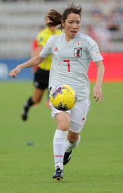 Japan midfielder EMI NAKAJIMA (7) chases the ball during the SheBelieves Cup Spain vs Japan match at Exploria Stadium in Orlando, Fl on March 5, 2020.